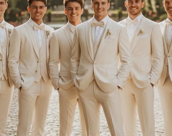Beige driedelig pak voor heren: jas, vest en broek (speciaal voor bruidsjonkers)