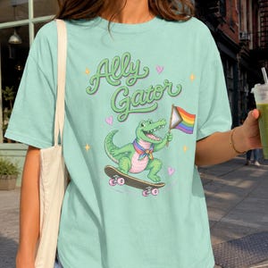 Ally Gator Pride-tröja: HBTQ-tröja med regnbågsflagga, rolig t-shirt med alligatorfärger, gåva för Progress Pride Ally, transflagga-tröja