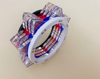 Hypermodern Avant-Garde Lucite Bangle | Artistic Unique Piece Bracelet designed by Plexi Shock