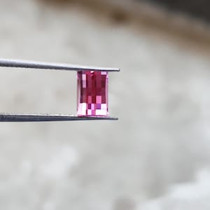 Pixel cut Pink Saphir 6×4 mm