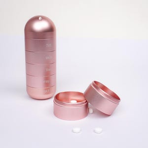 7-dagars pillerask i aluminium | Kompakt resefodral med rem | Bärbar veckovis medicinhållare för vitaminer