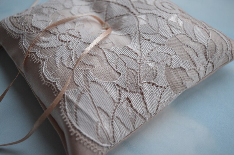 Champagne ring bearer Beige wedding pillow Beige ring bearer pillow Gold wedding ring cushion Cream wedding