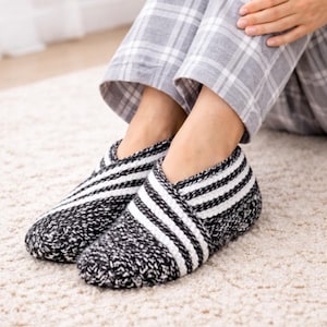 Stricken Hausschuhe Muster PDF: Einfache Stretchy Socken Anleitung (Digitaler Download