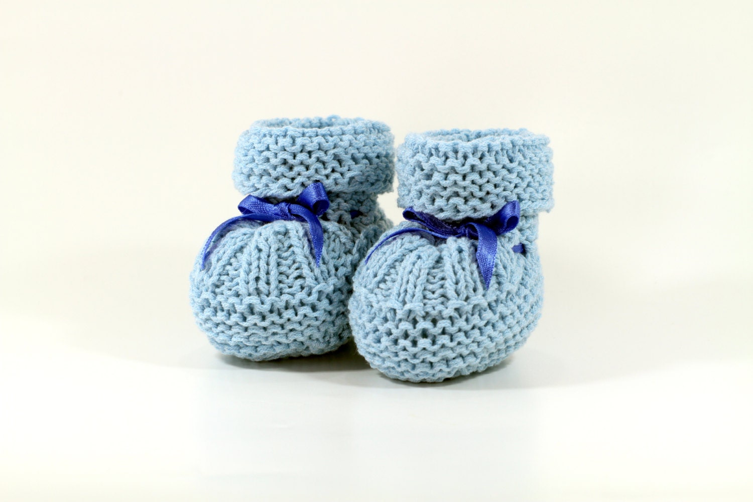 Knitted Baby Shoes Pattern With Ribbon in the Size 3 6 | Etsy