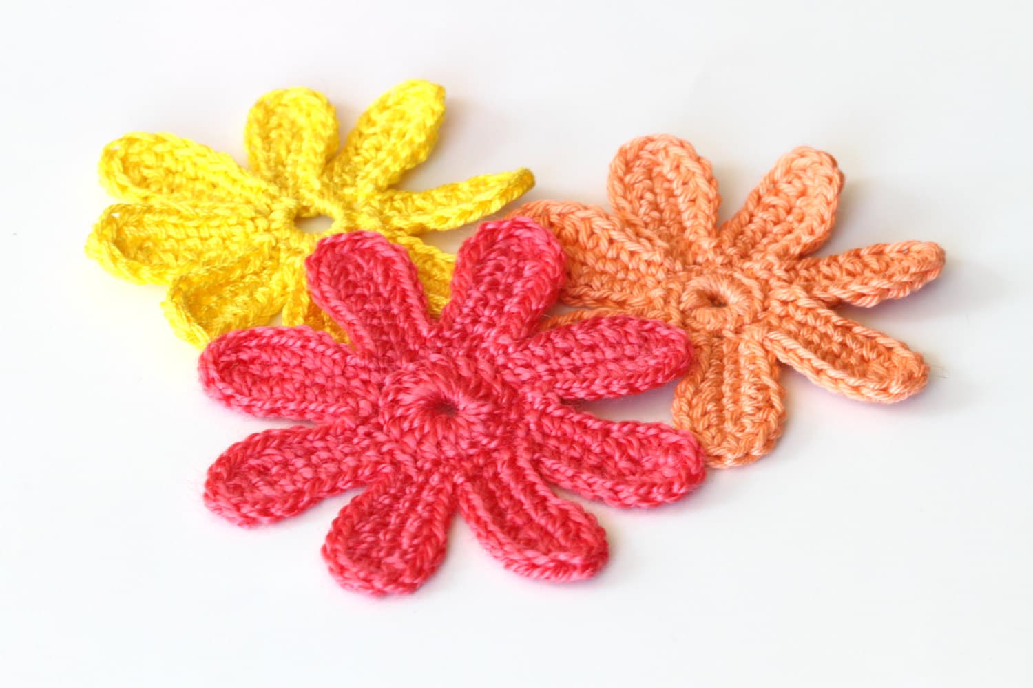 PATIKIL Fiori Uncinetto, 50Pz Fiori Applicare Lavori Cucito Fatti A Mano All 'Uncinetto, Decorazioni Per Capelli Fai Da Te, Vestiti, Feste - 9