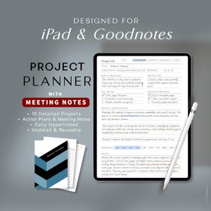Könnte beinhalten: Ein digitaler Projektplaner für iPad und Goodnotes mit Besprechungsnotizen. Das Bild zeigt ein Tablet, das einen Projektentwurf mit einem Stift anzeigt, zusammen mit einem Planer-Broschüre und losen Seiten. Der Planer umfasst 15 detaillierte Projekte, Aktionspläne und ist vollständig verlinkt.