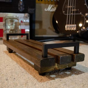 Handcrafted Guitar Pedalboard