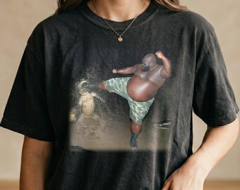 Comfort Colors - Black Guy Kicking Crocodile Shirt Funny Meme Tee Man Kicking Alligator T-shirt | Humorous Wildlife Night Scene