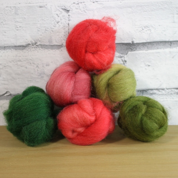 Wooly Buns in Holly, roving assortment, Christmas colors, holiday shades, Wool top in red, green, white, Felting fiber, spinning