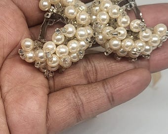 boucles d'oreilles vintage à clip.Perles crème et cristaux.Statement rétro glamour années 50