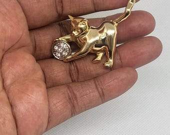 Broche vintage chat doré.Chat jouant avec une balle strassée.Bijou félin mignon.Année 80_90
