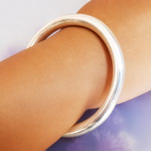 4 Gauge Thick Round Silver Bangle | Heavy Solid Minimal Bracelet | Handmade Chunky Silver Cuff | Unisex Jewelry Gift