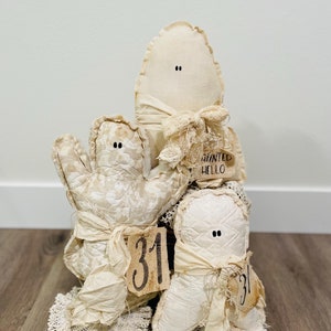 Large Quilt Heart Ghost, Handmade beaded Ghost, Primitive Fall Ghost, Halloween Quilt Ghost, Handmade Ghost, Cozy Halloween, cute ghost