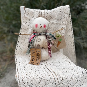 Snowman, snowman decor, snowman decoration, winter decor, winter decoration, snowman shelf sitter, Christmas prim decoration, snowman gift