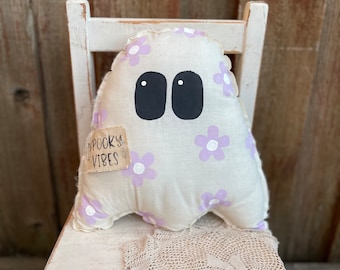 Daisy Flower Ghost: Groovy Retro Halloween Decor