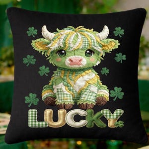 Lucky Highland vache PNG, trèfle de la Saint-Patrick, patchwork téléchargement numérique