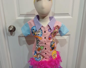 Conjunto de ropa para fiesta de cumpleaños de niñas con temática de dibujos animados.