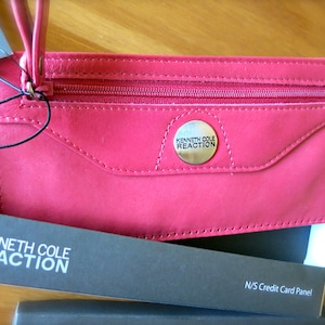 Vintage Summer Pink Leather Wallet-Kenneth Cole Credit Card Panel-Vintage Hot Pink Leather Zip Coin Purse-Small Genuine Leather Pink Wallet