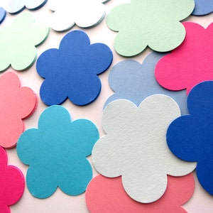 Coriandoli di fiori estivi - Lotto di 25 etichette colorate personalizzate - Fiori di carta - Alice nel paese delle meraviglie - Decorazioni per addio al nubilato - Confezione regalo primaverile - Baby shower