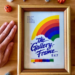 Vintage Gold Galerierahmen-Vintage 5 x 7 Holz Kunst oder Fotorahmen-1980er Jahre Bilderrahmen-Vintage Regenbogen Farbe Werbung-Made in Mexiko