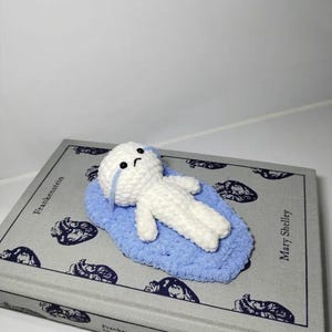 Mini huilende amigurumipop (alleen patroon)