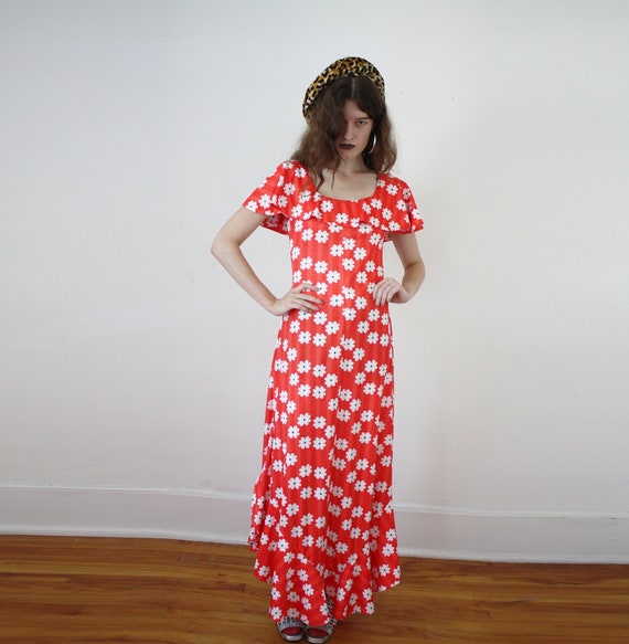 red daisy print dress