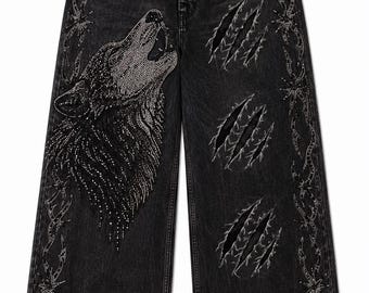 Pantaloni in denim con strass, neri lavati, effetto invecchiato, stile streetwear con lupo di cristallo.