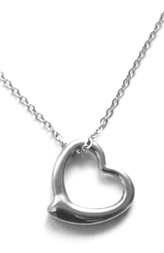 bridget jones heart necklace