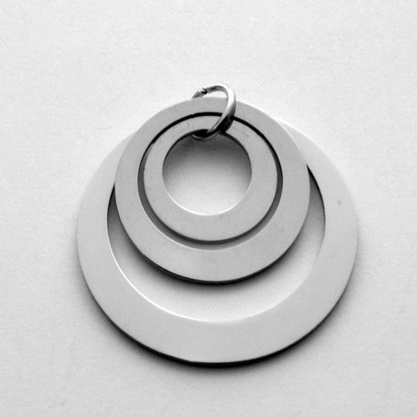 Triple graduated open circle pendant - 30mm - Stainless steel - Non allergenic - Non tarnish