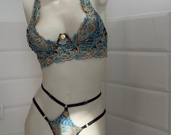 Ensemble de lingerie en dentelle italienne brodée avec des touches de peau de python