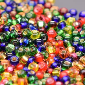 Perline piccole e luminose, Perline Rosse Gialle Blu Verdi Perline con lamina, Colori natalizi, Perline di vetro da 2 mm, Perline trasparenti scintillanti da 40 gr.