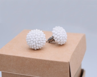Pendientes blancos, pendientes pequeños, pendientes de botón, pendientes de poste con cuentas, pendientes redondos, pendientes de clip o de botón, pendientes de boda, pendientes pequeños blancos