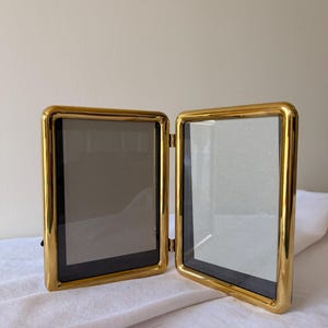 Vintage rounded edge rectangular 5x7 bifold polished brass picture frame