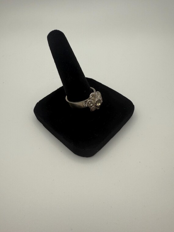 Silver Daisy Rinestone Ring Size 8 - image 5