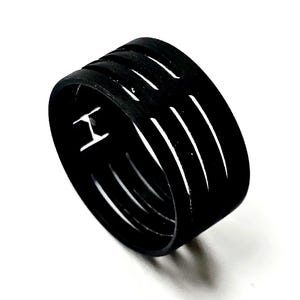 rsz56 Designring, ebenholts mattsvart, bredd 11,5 mm, diameter 21 mm = storlek 66, enkel slitsad bandring, minimalistisk