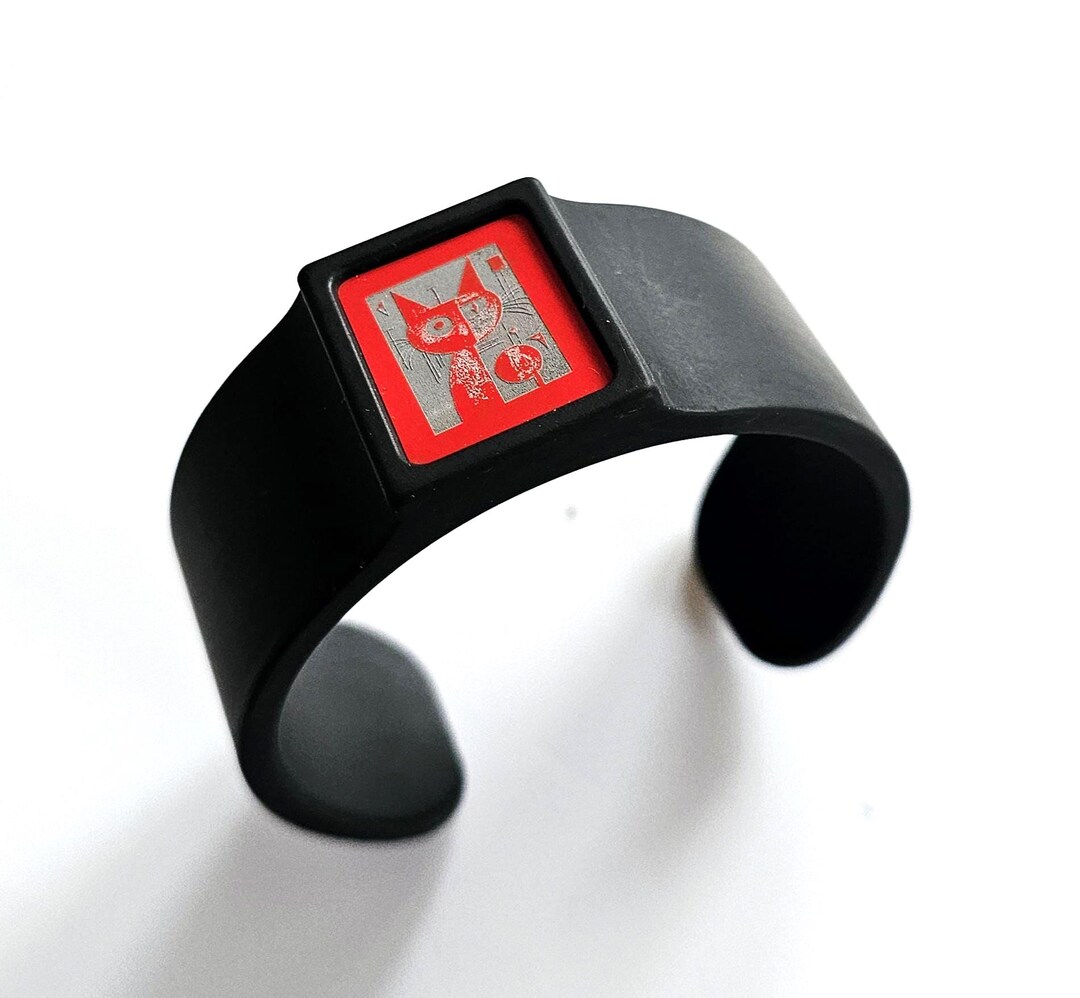 Ar4 Designer Bangle, Black, 3D Printed, Laser-etched Cat Inlay by MIRO ...