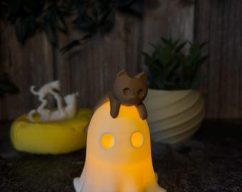 Glowing ghost with a cat on its head – 3D printed Halloween decoration | Ghost cat figurine | Glowing ghost friend made of PLA