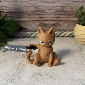 Katze mit Messer Figur personalisiert, Cat with Knife Meme, lustiges Geschenk für Katzenfans, Dekofigur mit Wunschtext, Tischdeko Unikat