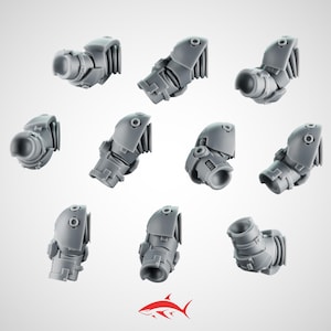Könnte beinhalten: Neun graue Kunststoff-Ellbogen, möglicherweise für einen Modellbausatz oder ein Miniaturprojekt, sind vor einem weißen Hintergrund angeordnet. Jedes Gelenk hat ein detailliertes, mechanisches Design mit verschiedenen Winkeln und Kurven. Unten befindet sich ein rotes Hai-Logo.