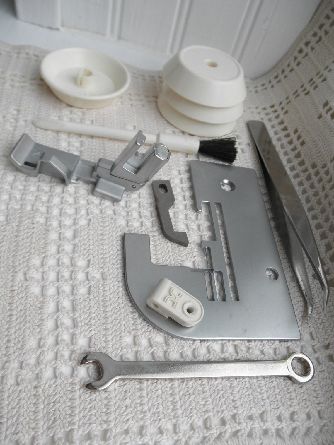 White Superlock Serger Model 534 Accessories in Storage Case Etsy