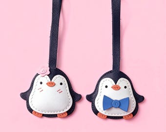 Llavero de pingüino de piel sintética hecho a mano / Colgante de coche para pareja