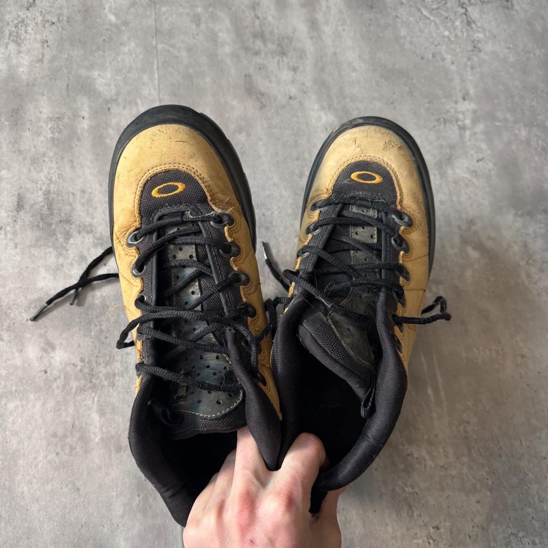 Oakley Nail Boots Skull Mens Size 9 Yellow Black Lace up Outdoor