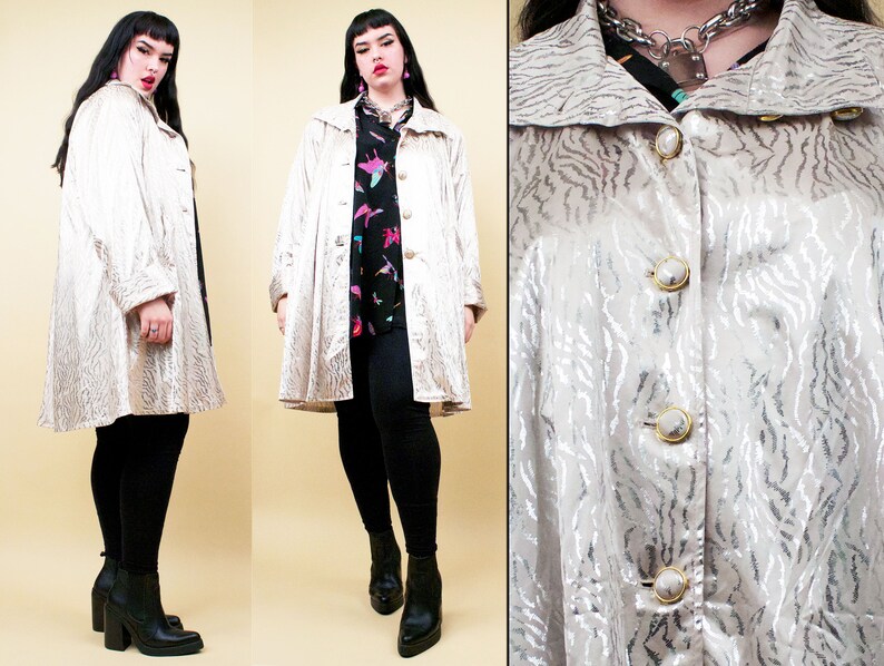 80s Vtg Lam\u00e9 Silver Tiger Stripe Wet Look Metallic White Satin Button Up Swing Cut Trench Coat Glam Punk Disco Plus Size 18 20 22 24 26