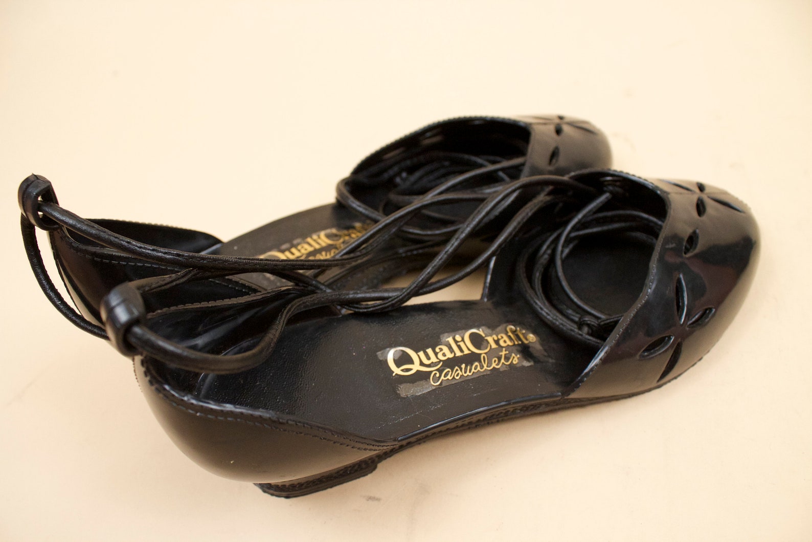 80s does 50s vtg rare deadstock qualicraft jet black jelly lace up ballet slipper sandal / cut out wedge comfy flat shoe 7 6.5 e
