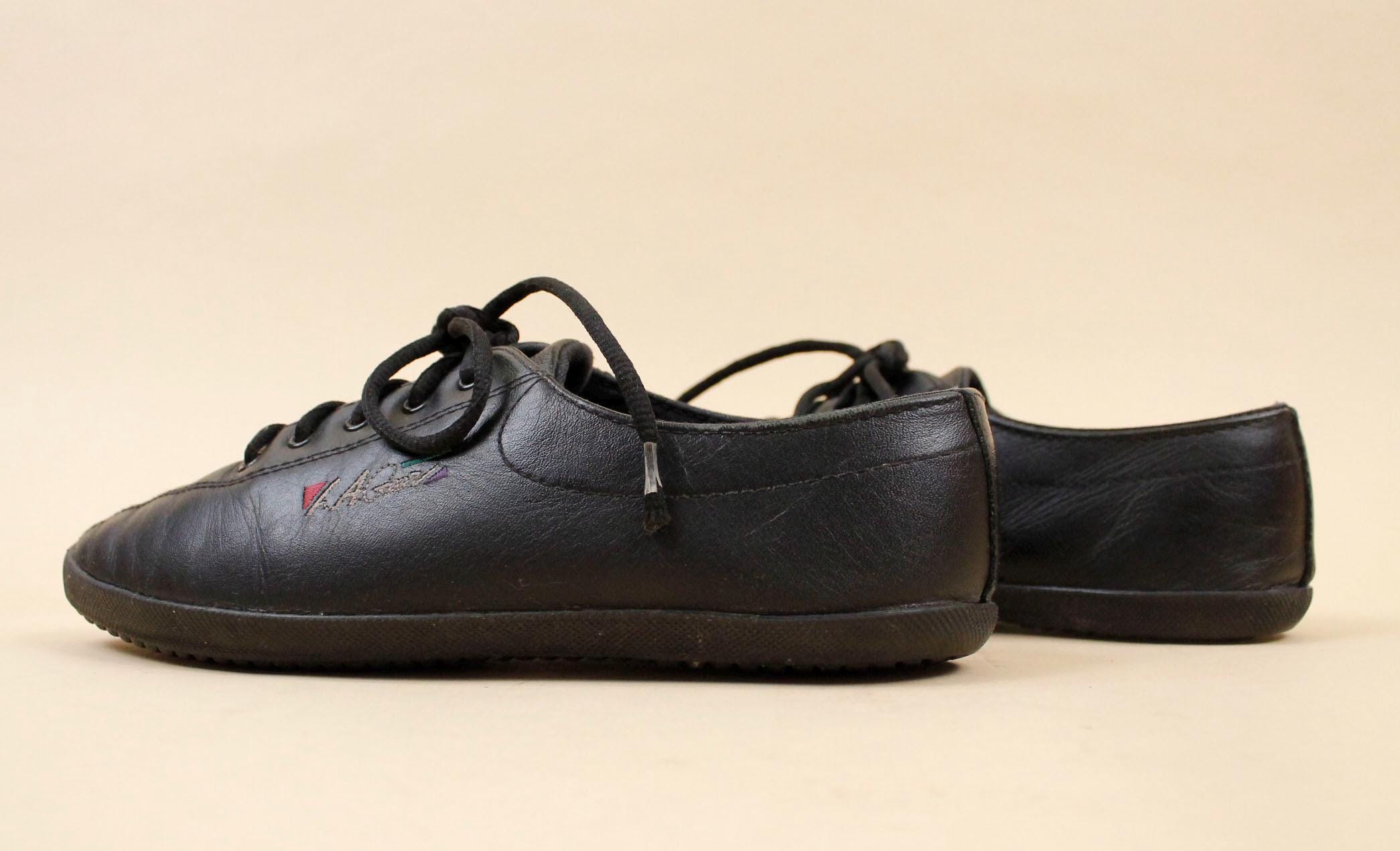 90s 1994 Dated Vtg LA Gear Black Leather Sneakers Lace up Flats