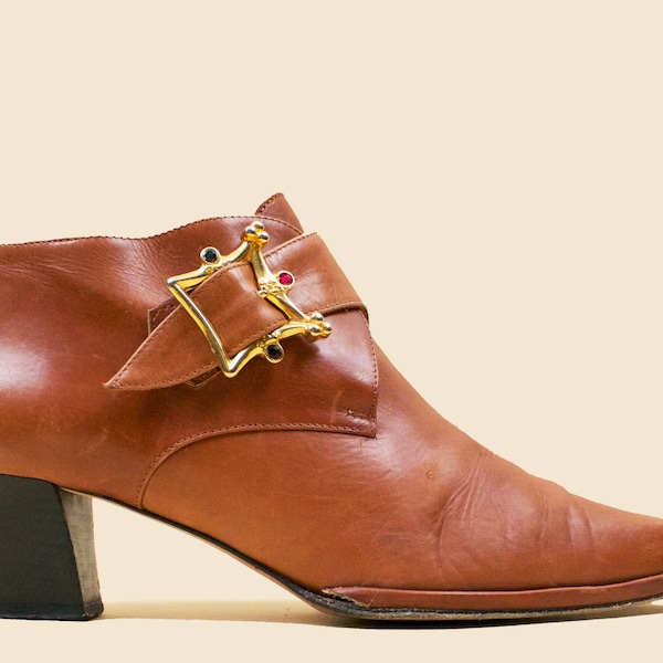 80s Vtg Brown Leather Winklepicker Monk Strap Ankle Boots Sculptural High Heel Gem RhineStone Gold Buckle Mod Punk US 6.5 US 37