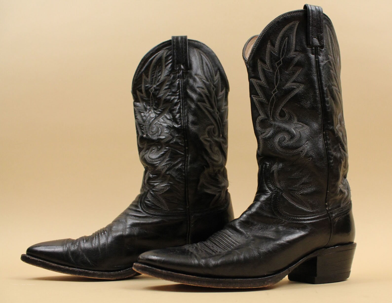 70s Vintage Dan Post Black Leather Embroidered Cowboy Boots  display picture 3