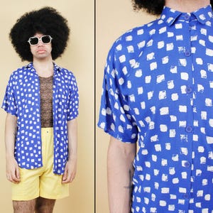 Vintage blouse uit de jaren 80 met blauw-witte streepprint, knoopsluiting, kraag, rayon, lichtgewicht, zomer, damesmaat S-M, B36" W36" H36" L29", lange panden
