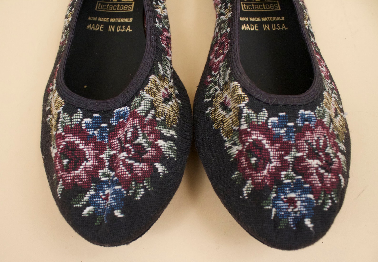 80s vtg black floral needlepoint tapestry ballet flats / cap toe dance casual shoes slipper 7.5 ee [ wide] eu 38