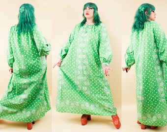 60s 70s Vtg Green Bandana Print Cotton Poly Floor Length Kaftan Maxi Dress Volup Plus fits M-1X B44" W50" H54" L56" *As-Is*